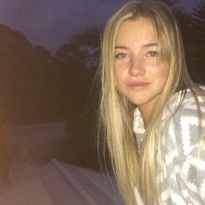 Meet your Posher, Claudia